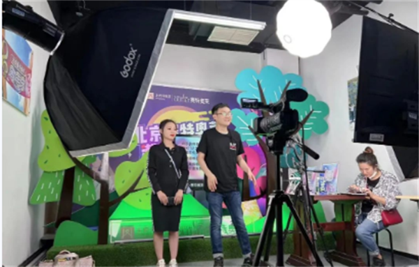 维多利亚老品牌vic(集团)官方网站