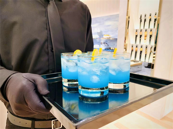 维多利亚老品牌vic(集团)官方网站