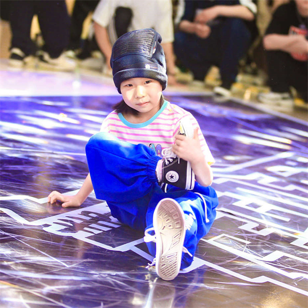 维多利亚老品牌vic(集团)官方网站