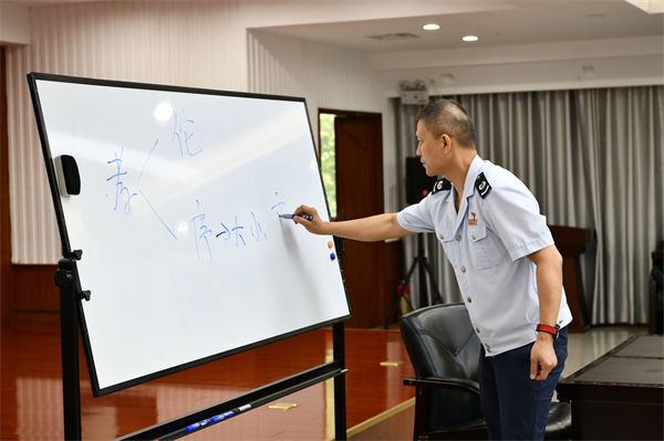 维多利亚老品牌vic(集团)官方网站