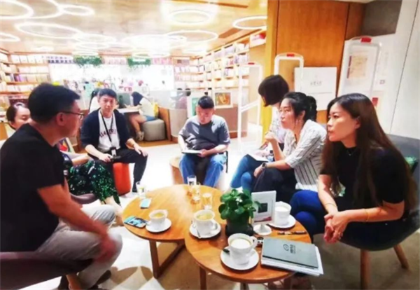 维多利亚老品牌vic(集团)官方网站