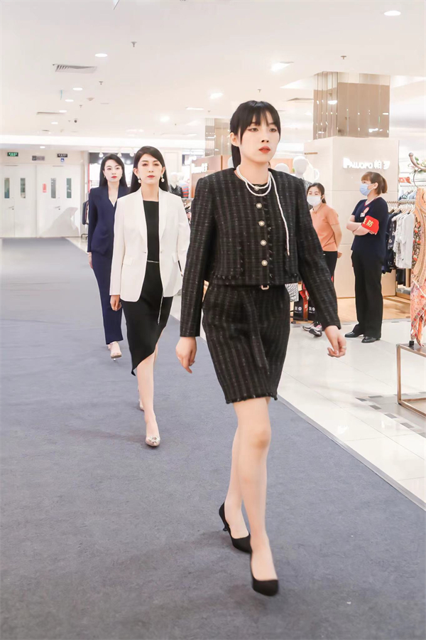 维多利亚老品牌vic(集团)官方网站