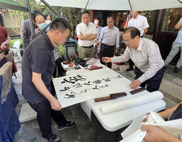 维多利亚老品牌vic(集团)官方网站