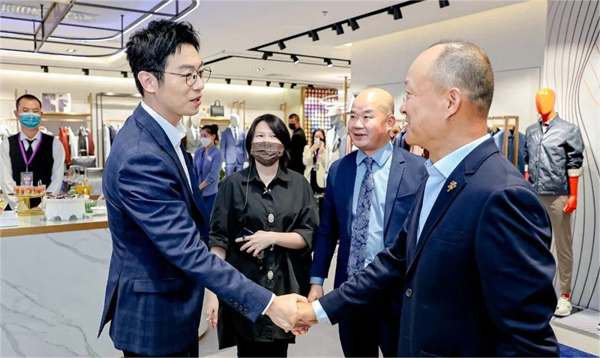 维多利亚老品牌vic(集团)官方网站