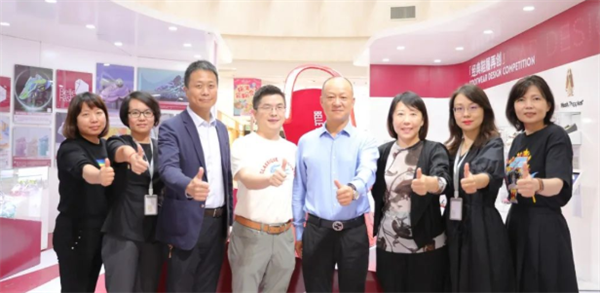 维多利亚老品牌vic(集团)官方网站