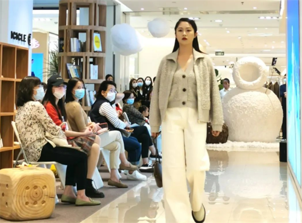 维多利亚老品牌vic(集团)官方网站