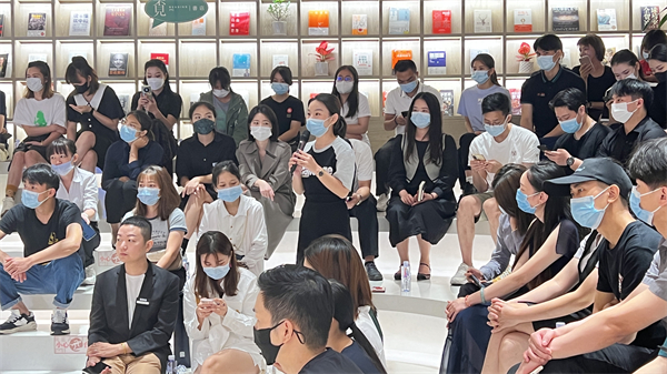 维多利亚老品牌vic(集团)官方网站