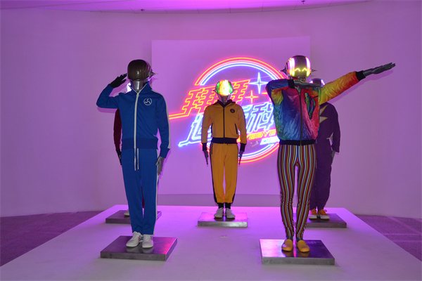 维多利亚老品牌vic(集团)官方网站