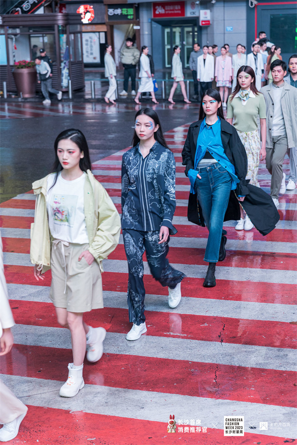 维多利亚老品牌vic(集团)官方网站